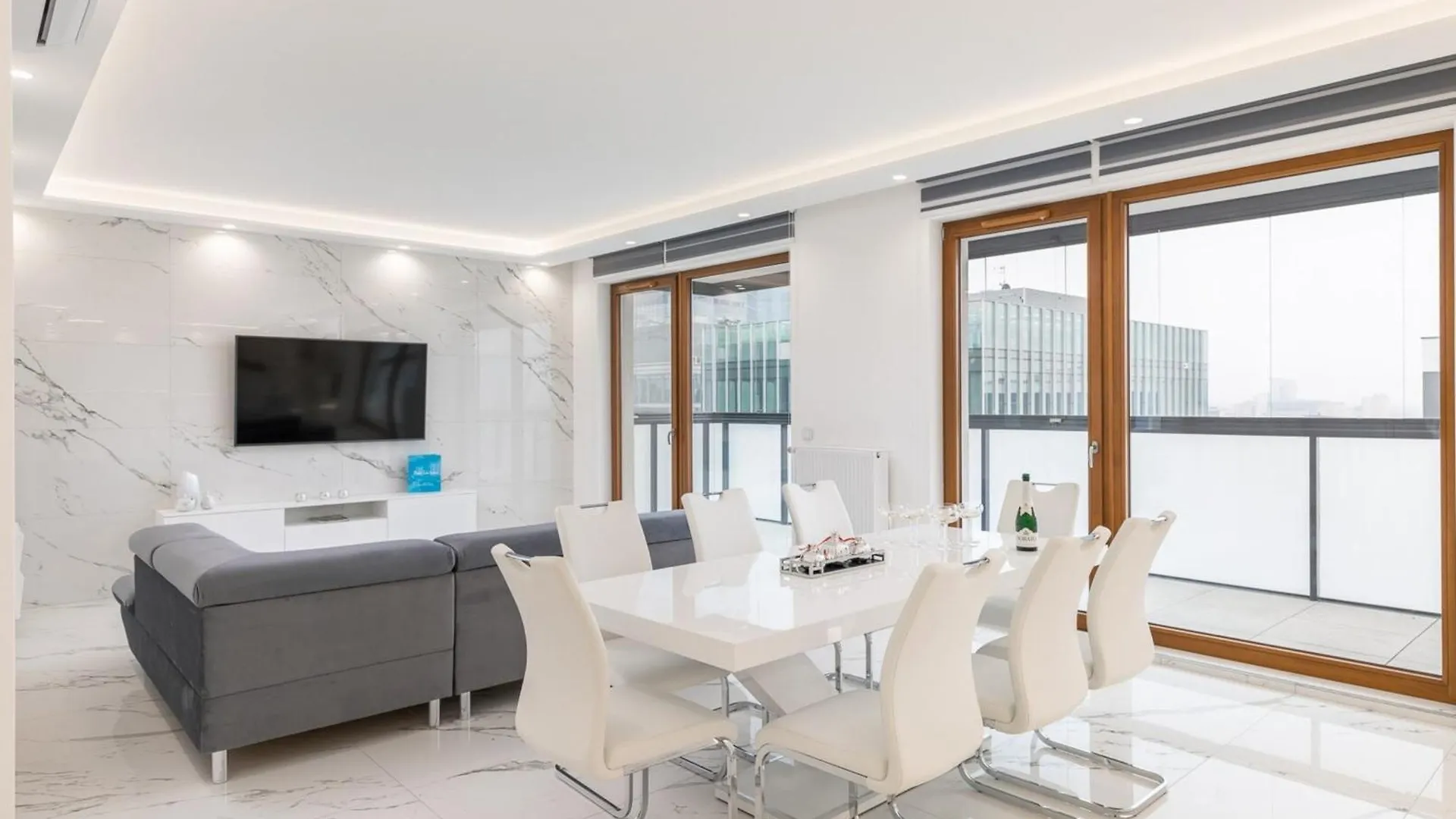 Karolkowa 28A - Luminous Apartment With Balcony By Renters Prestige Warsaw