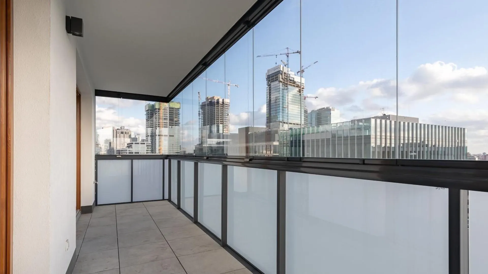 Karolkowa 28A - Luminous Apartment With Balcony By Renters Prestige Warsaw 0*,  Poland