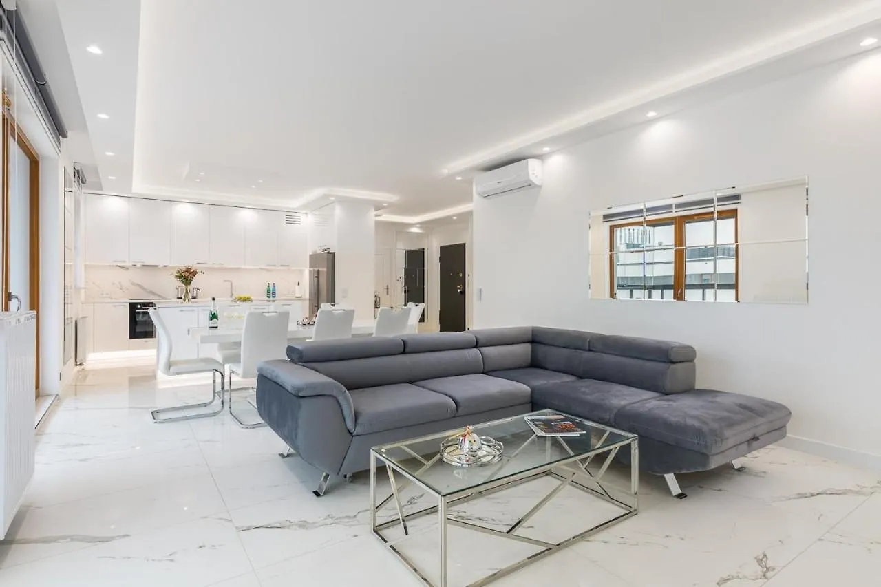 Karolkowa 28A - Luminous Apartment With Balcony By Renters Prestige Warsaw
