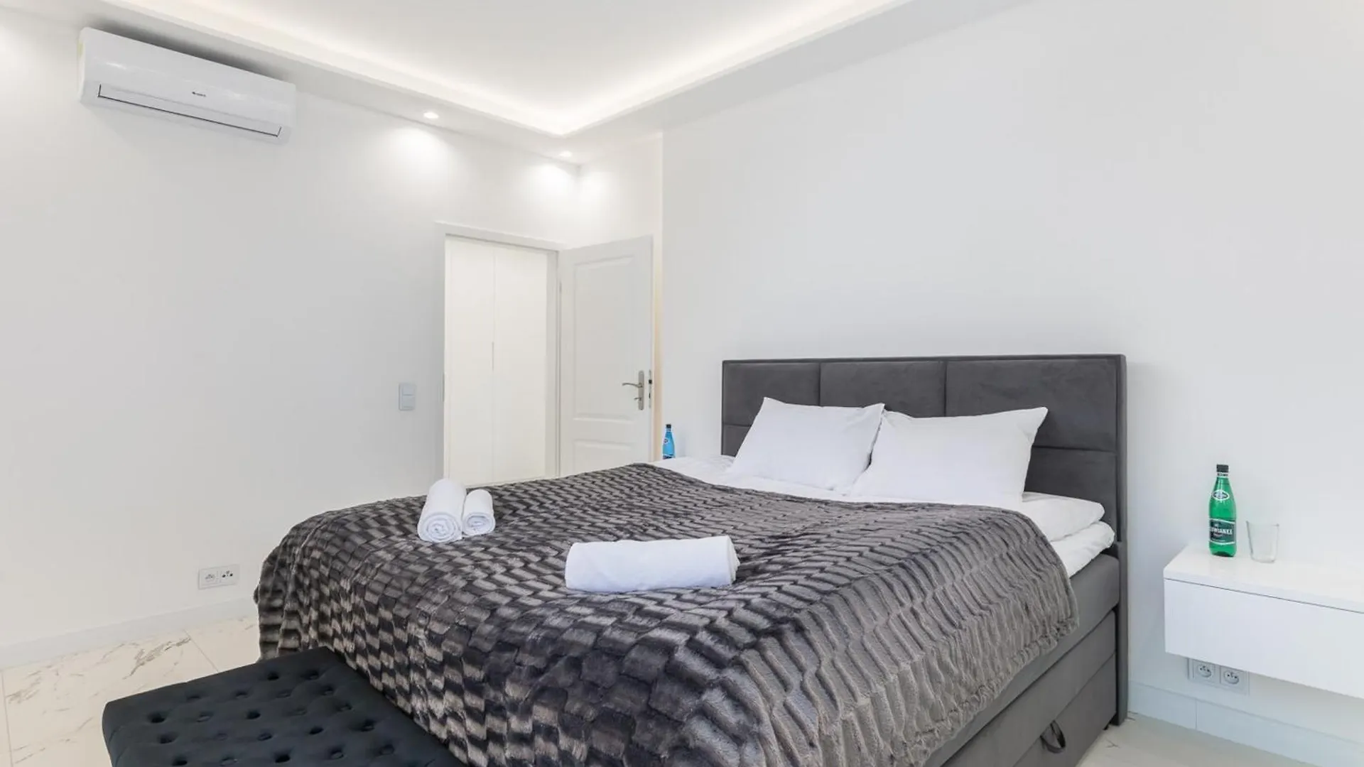 Karolkowa 28A - Luminous Apartment With Balcony By Renters Prestige Warsaw 0*,